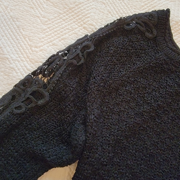 IRIS knitted black sweater. - Picture 5 of 16
